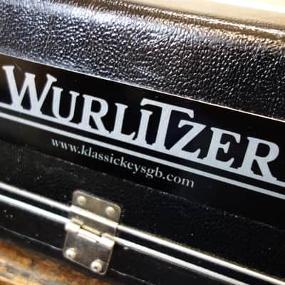 Wurlitzer 200A electric piano + V Vibe amplifier + music stand image 3