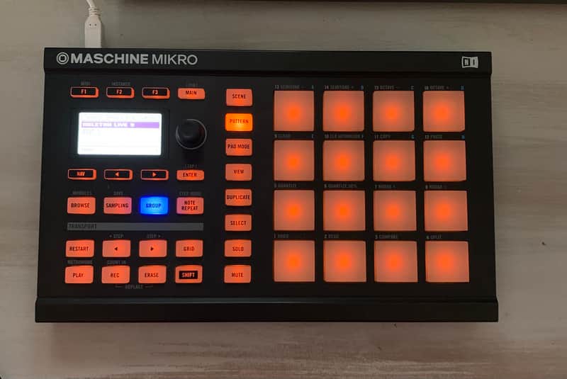 Native Instruments Maschine Mikro MkI Groove Production Studio image 1