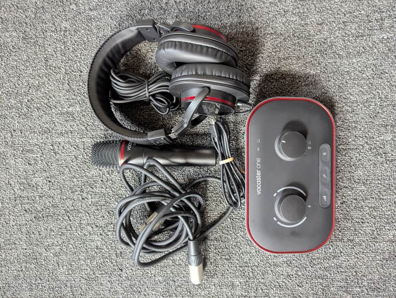 Focusrite Vocaster One Studio Recording Bundle image 1