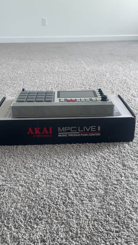 Akai MPC Live II Standalone Sampler / Sequencer Retro Edition 2020 - Present - Grey image 1