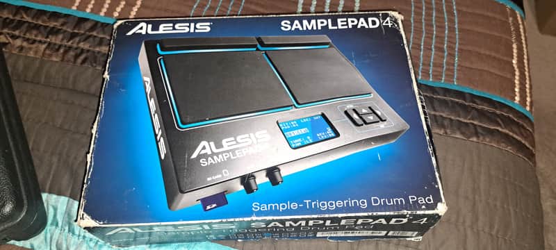 Alesis SamplePad 4 Compact 4-Pad Percussion and Sample-Triggering Instrument 2010s - Black image 1