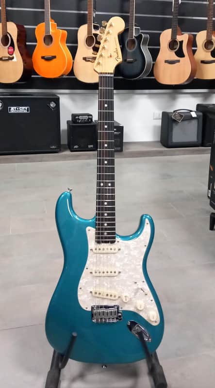 FENDER American Elite Stratocaster EB Ocean Turquoise con Upgrade Chitarra Elettrica