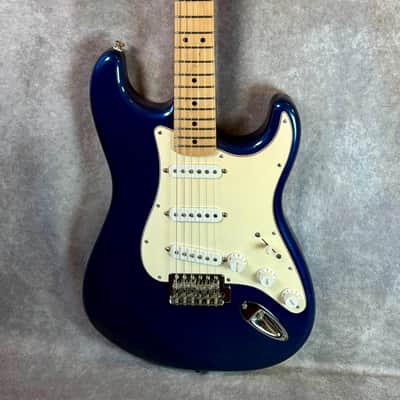 Fender Standard Stratocaster with Maple Fretboard- 2005 - Blue Agave image 2