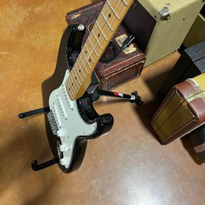 Fender Stratocaster 2012 - Black gloss image 2