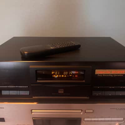 Pioneer PDR-04 Made In Japan In 1997 Compact Disc Recorder, Comes With The Remote image 1