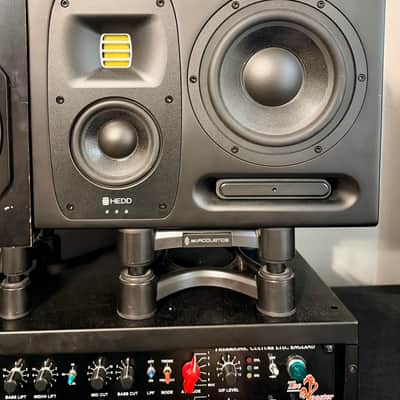 HEDD Type 20 mkii pair w matching HEDD Sub 8.   Ask about cables. image 4