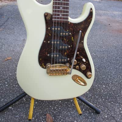 G&L Comanche Vintage White with Custom Brass/Gold Hardware USA, 2002 image 4