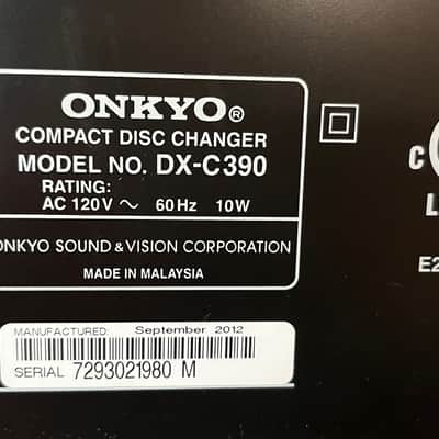 Onkyo Onkyo DX-C390 is a 6-disc CD Changer 2012 - Black image 8