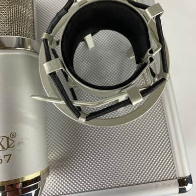 MXL V67g HE Large Capsule Condenser Microphone Heritage Edition w Case Mount and Pop Filter image 4