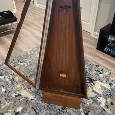 Acoustic Remedy ClimaCase - Triangle Floor Case with UV Filtering Glass 2015 - Walnut image 3