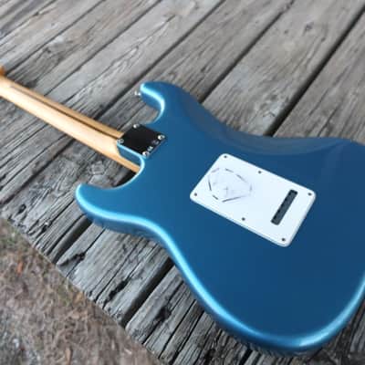 Fender Stratocaster MIM 2009 - Lake Placid Blue image 6