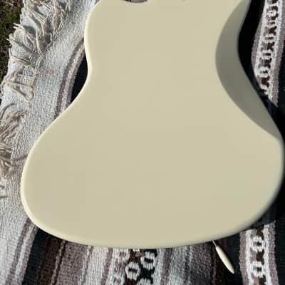 Squier J Mascis Jazzmaster loaded body image 3