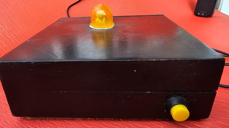 Light-based electromechanical synth drone image 1