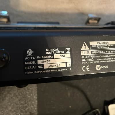 Roland XP-30 61-Key 64-Voice Expandable Synthesizer 1999- with SKB Hard Road Case image 3
