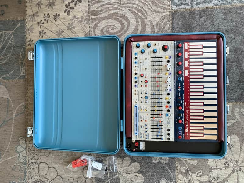 Music Easel & LEM 218 powered boat + Portabellz EMS Card image 1