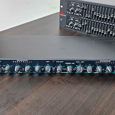 dbx 166xl fProessional Audio Compressor image 1