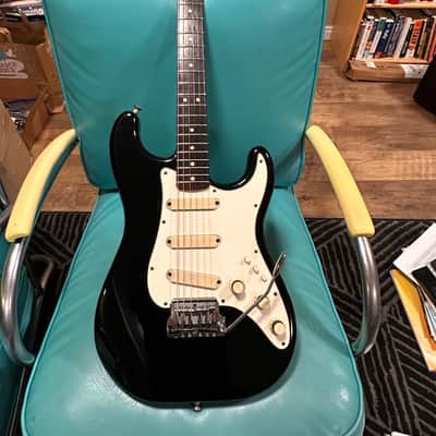 Fender Elite Stratocaster with Rosewood Fretboard 1983 - 1984 - Black image 2