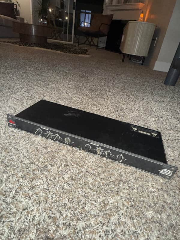 DBX 223XL Stereo 2-Way / Mono 3-Way Crossover 2000s - Gray image 1