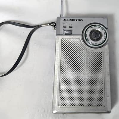 Vintage Sound Design AM FM Transistor Radio Model 2145 – B image 11