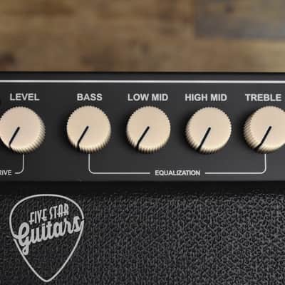 Mint Fender Rumble 200 (V3) image 8