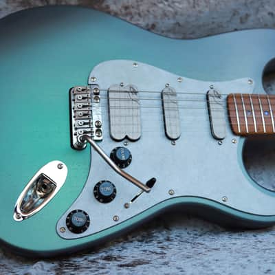 Build to Order GB Liuteria Traditional Strato Vegatrem pearl grey/green image 2