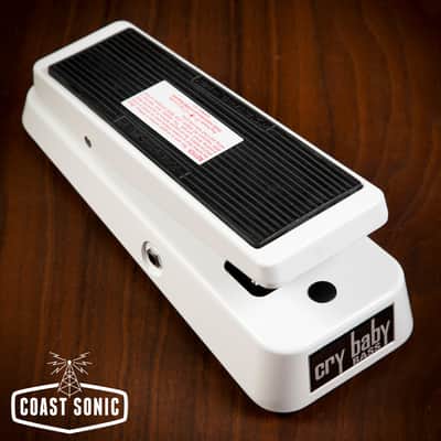 Mint Dunlop 105Q Cry Baby Bass Wah