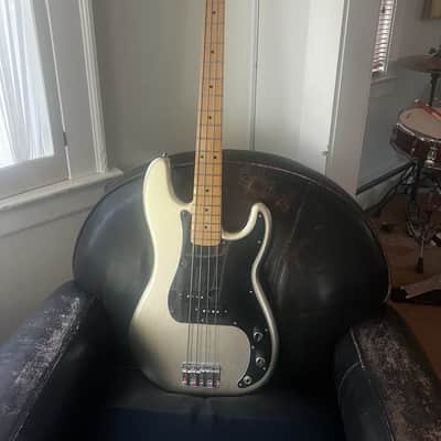 Fender Precision Bass 75th Anniversary 2023 -ish? - Metallic green image 1