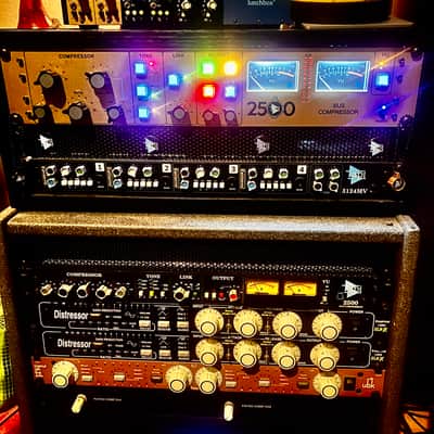 API 2500 Stereo Bus Compressor 50th Anniversary Edition 2019 - Gold image 9
