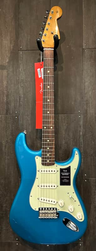 BRAND NEW 2024 Fender Vintera II '60s Stratocaster Lake Placid Blue w/ Gig Bag