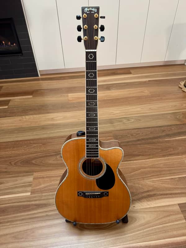 Martin Omc Aura