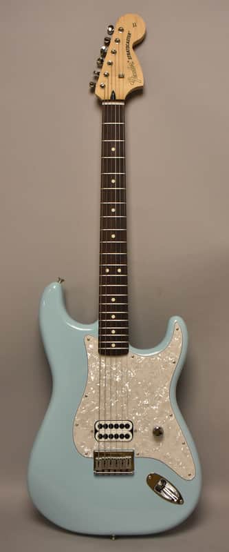 2024 Fender Artist Series Tom DeLonge Signature Stratocaster Daphne Blue