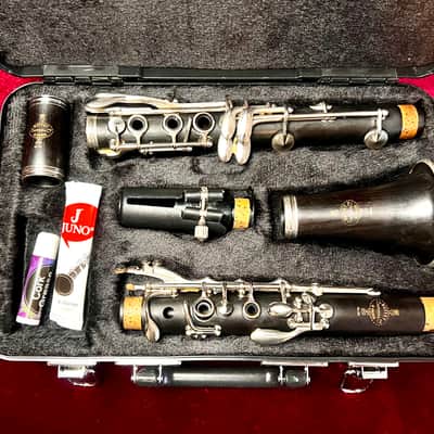 Buffet Crampon E11 Wood Clarinet! 🔥Plays Amazing🔥 New Case! 🤩 image 2