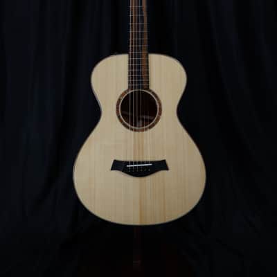 Taylor Taylor Custom Grand Concert Acoustic-Electric Guitar 2025 - Natural image 10