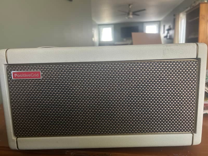 Positive Grid Spark 40 40-Watt 2x4" Modeling Guitar Combo 2021 - Pearl White image 1
