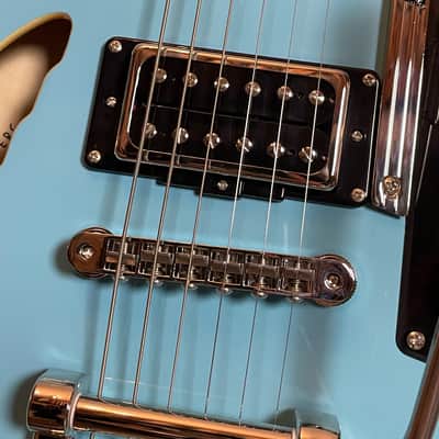 Duesenberg Caribou Narvik Blue Diamond Deluxe Tremola Electric Guitar B-Stock image 4