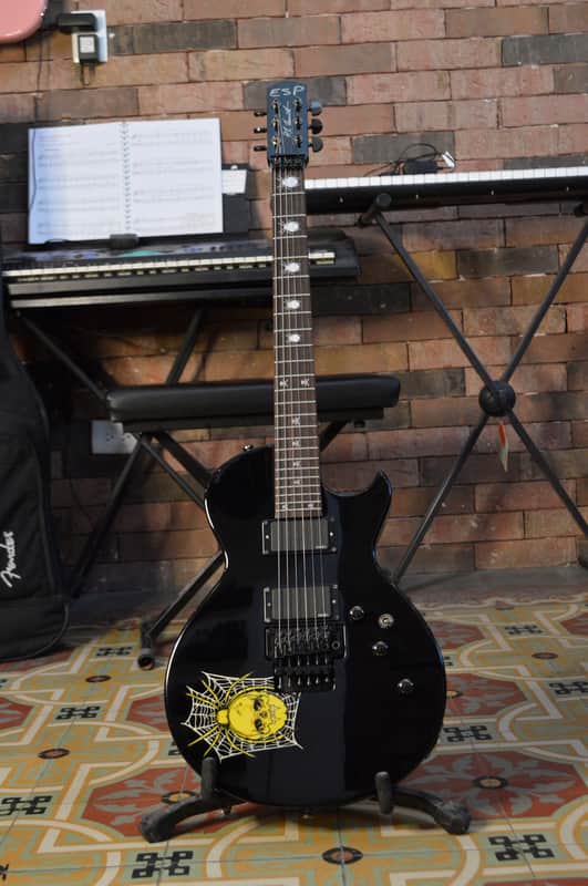 ESP KH-3 Kirk Hammett Signature 2006 - Black with Custom Graphic image 1