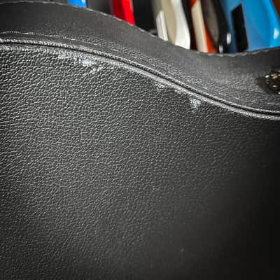 Road Runner Hard Shell Dreadnought Acoustic Guitar Case image 9