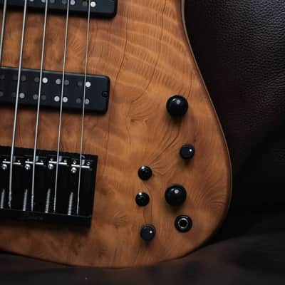 Fodera Emperor 5 Standard Special Quilted Redwood 2025 (8,9 Lbs.) image 6