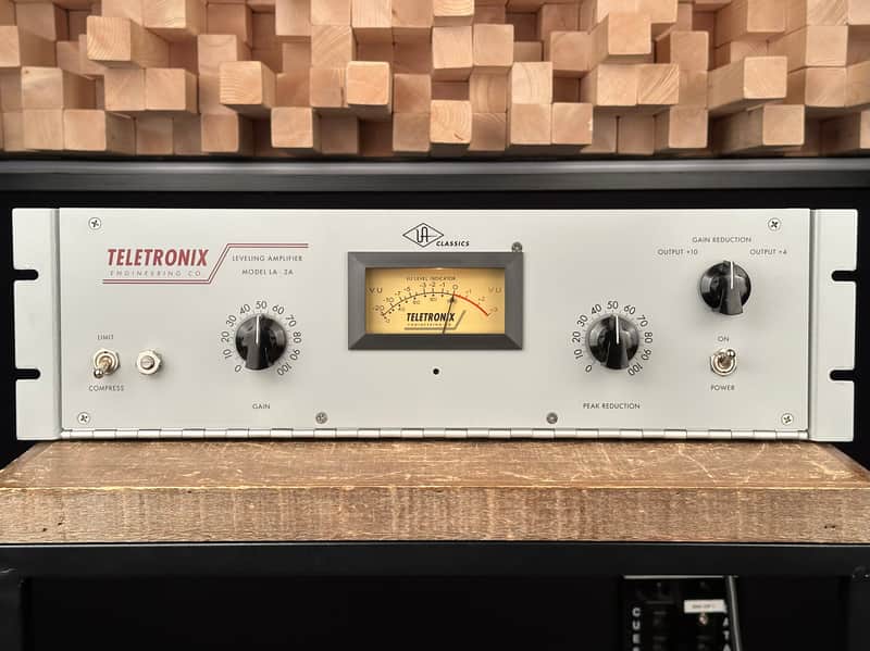 Universal Audio Teletronix LA-2A Leveling Amplifier / Optical Compressor. Original! LA 2A LA2A 2 A. MINT! image 1