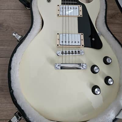 Gibson Les Paul Studio 2007 - White image 3