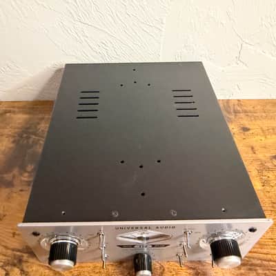 Universal Audio 710 Twin-Finity Microphone Preamp 2009 - Present - Silver image 8