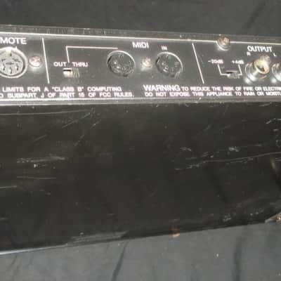 Yamaha SPX900 Professional Multi-Effect Processor POWERS ON AS-IS NEEDS WORK image 1