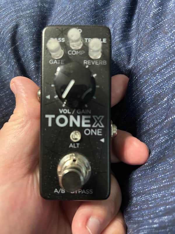 IK Multimedia Tone x one