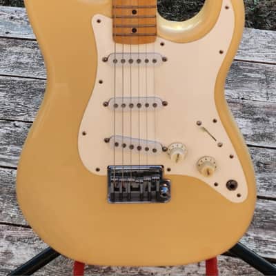 Fender Dan Smith Era Stratocaster TV Yellow 1983 USA image 2
