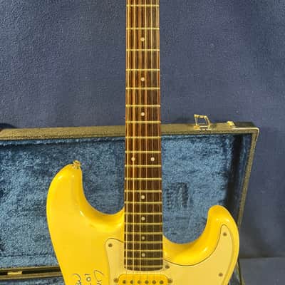 Fender Standard Stratocaster signed By Hughie Thomasson image 2