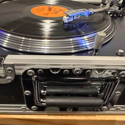 Stanton ST.150 - High Torque Turntable Road Case & D500 AL MKII Cartridge - Gray image 10