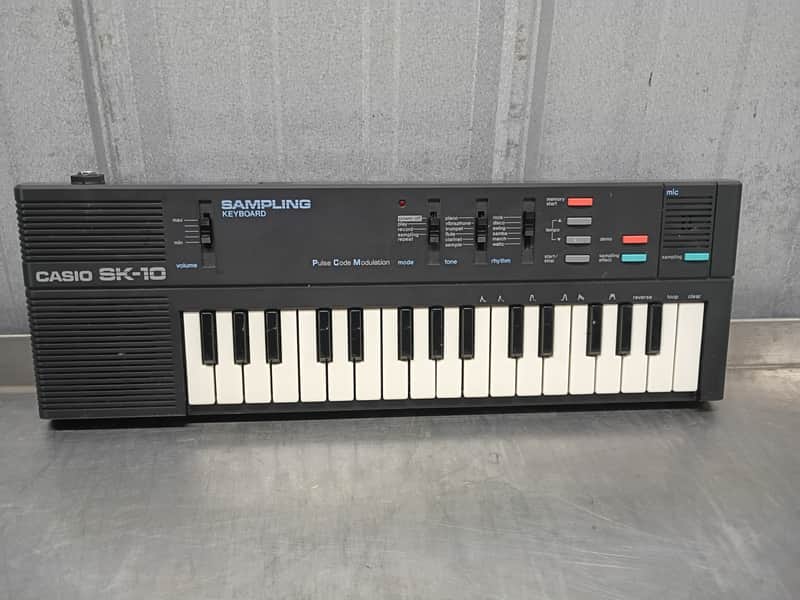 Casio SK-10 32-Key Sampling Keyboard 1980s - Black image 1