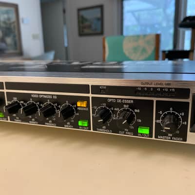 Behringer Ultra-Voice Pro VX-2000 Mic-preamp/vocal processor image 4