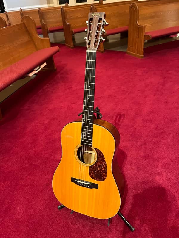 Martin D-18VS - Natural image 1