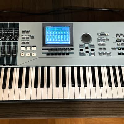 Yamaha Motif XS 7 Production Synthesizer w/ additional sounds via USB Stick
